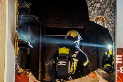 Stuttgart: Feuer zerstoert Pizzeria in Mehrfamilienhaus